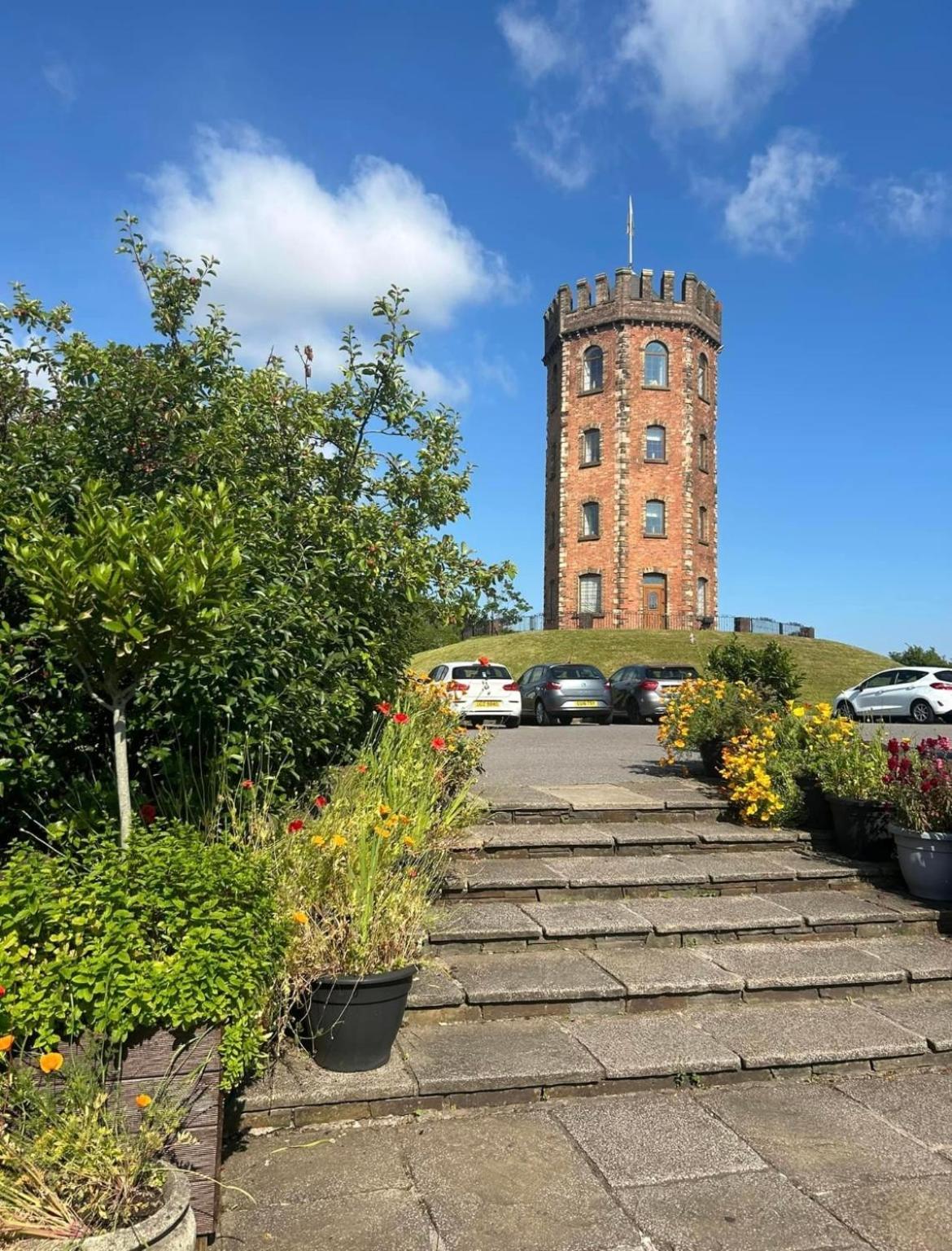Towers Hotel & Spa Swansea Exteriör bild